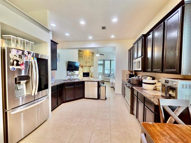 6181 Bridgewater Lane, League City, TX 77573