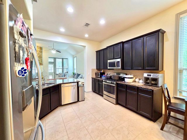 6181 Bridgewater Lane, League City, TX 77573