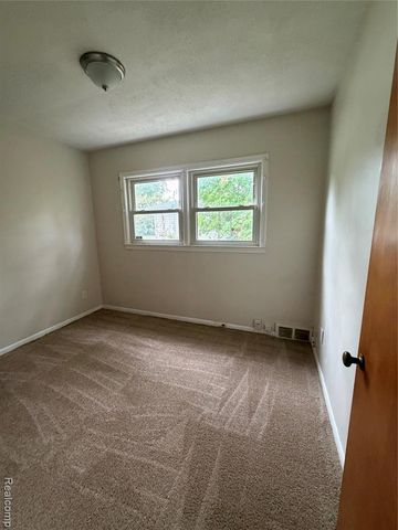 29142 Rosewood Street, Inkster, MI 48141