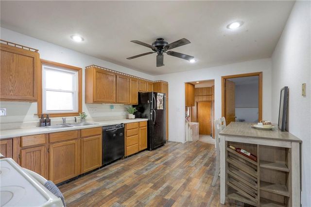 406 E Washington Street, Windsor, MO 65360