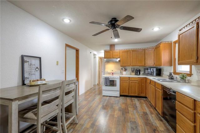 406 E Washington Street, Windsor, MO 65360