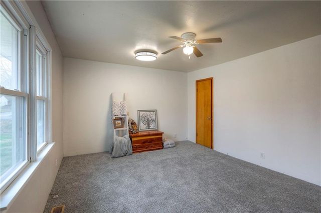 406 E Washington Street, Windsor, MO 65360