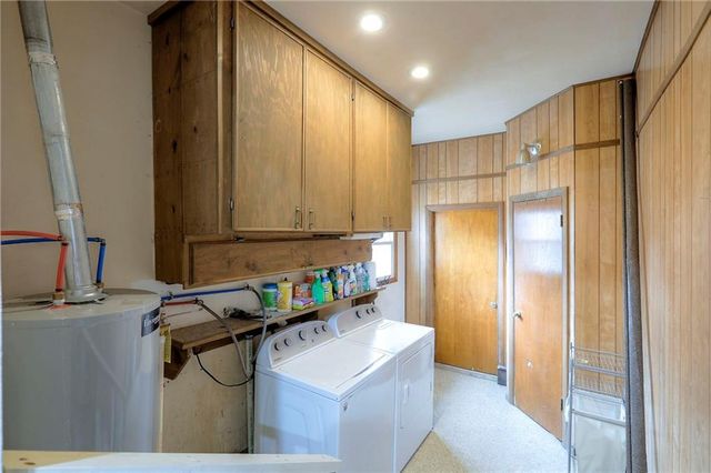 406 E Washington Street, Windsor, MO 65360