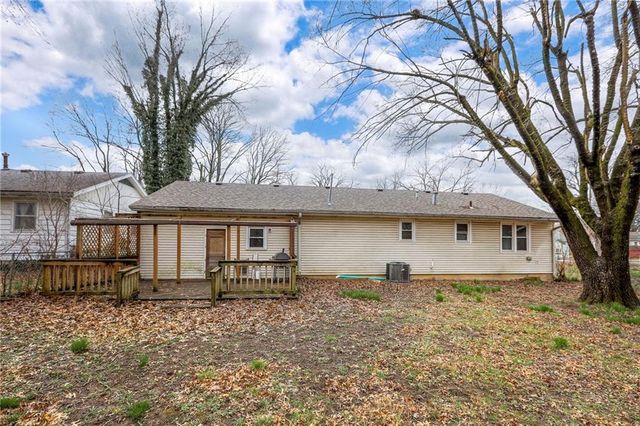 406 E Washington Street, Windsor, MO 65360