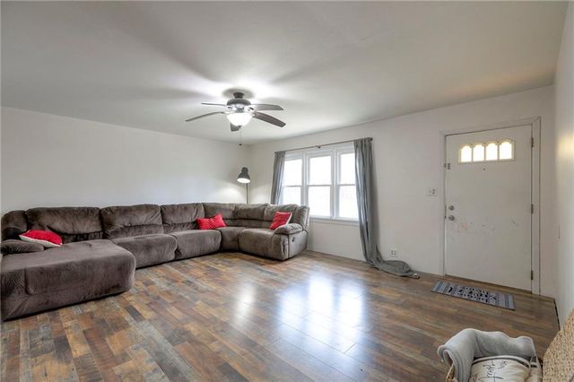 406 E Washington Street, Windsor, MO 65360