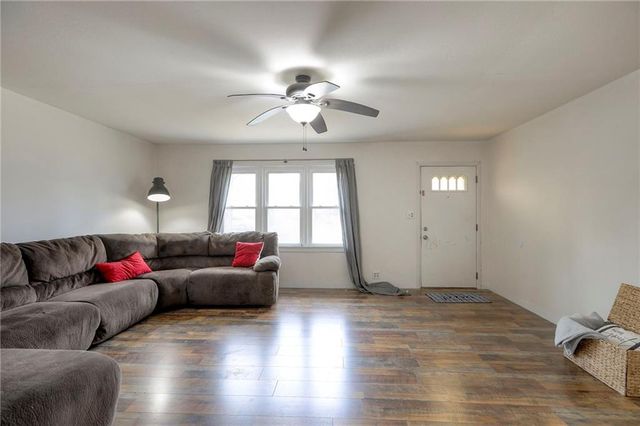 406 E Washington Street, Windsor, MO 65360