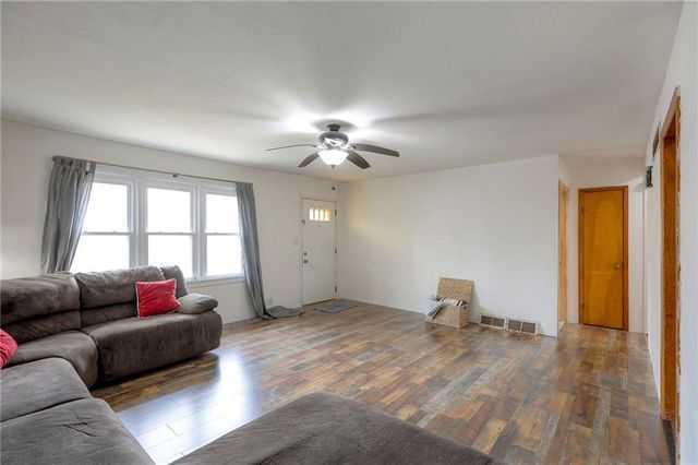 406 E Washington Street, Windsor, MO 65360