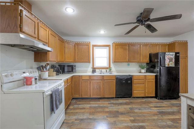 406 E Washington Street, Windsor, MO 65360