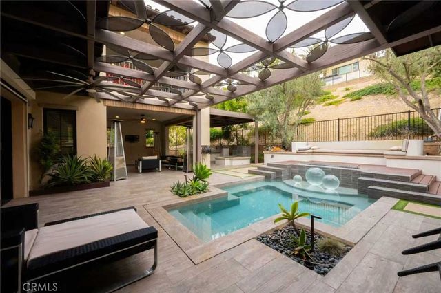 102 Heather Mist, Irvine, CA 92618