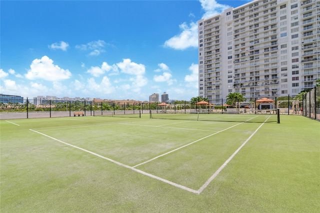 2801 NE 183rd St 912W, Aventura, FL 33160