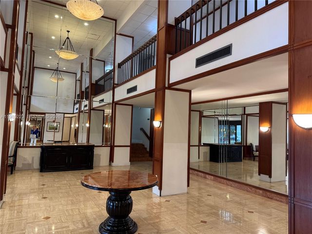 2801 NE 183rd St 912W, Aventura, FL 33160