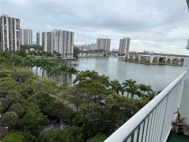 2801 NE 183rd St 912W, Aventura, FL 33160