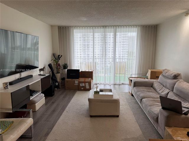 2801 NE 183rd St 912W, Aventura, FL 33160