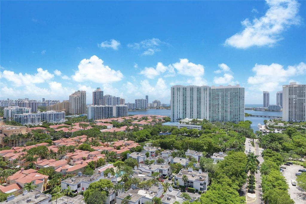 2801 NE 183rd St 912W, Aventura, FL 33160