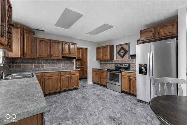 6607 Sonesta Drive, Indianapolis, IN 46217