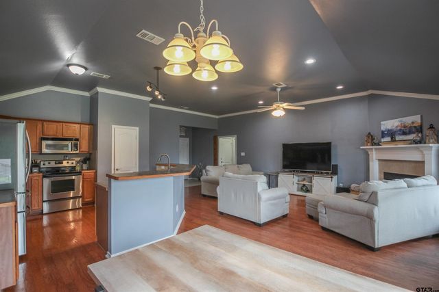 5734 Mustang Trail, Tyler, TX 75707