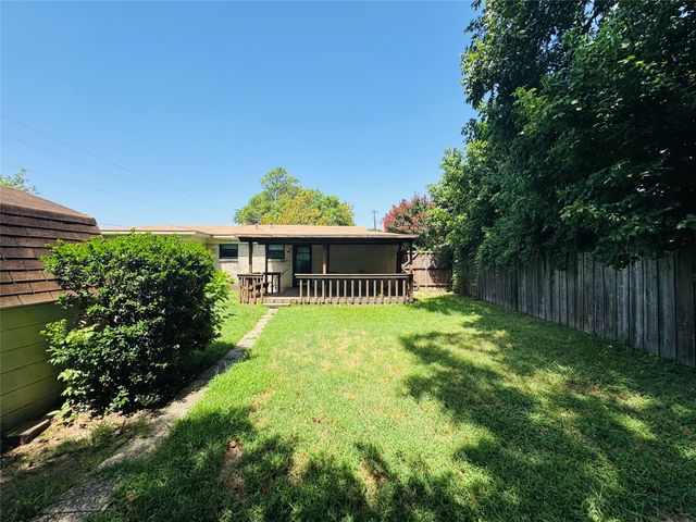 816 Lakeside Drive, Mesquite, TX 75149