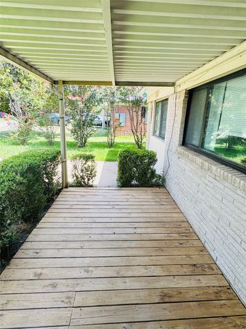 816 Lakeside Drive, Mesquite, TX 75149