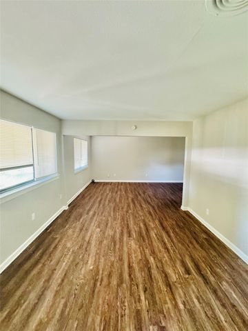 816 Lakeside Drive, Mesquite, TX 75149