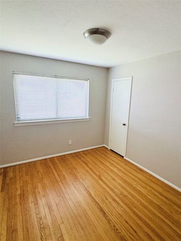 816 Lakeside Drive, Mesquite, TX 75149