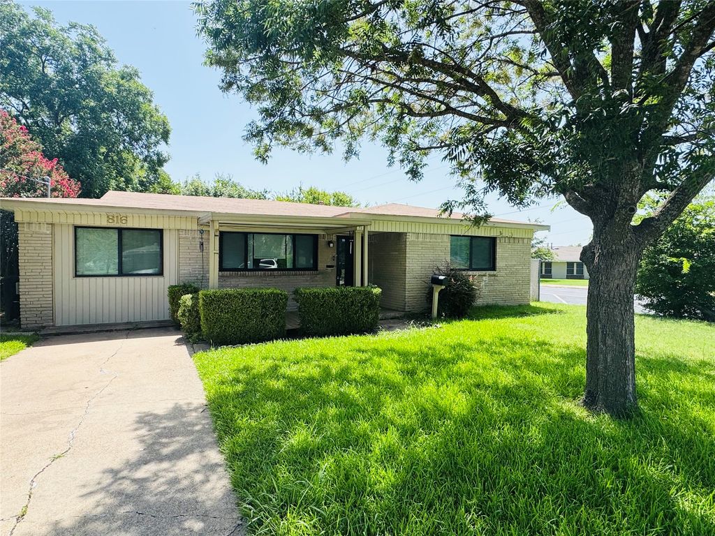816 Lakeside Drive, Mesquite, TX 75149