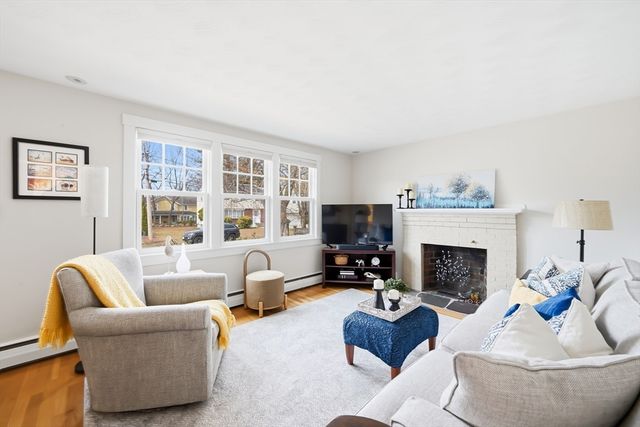 8 Freemont St, Lexington, MA 02421