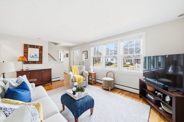 8 Freemont St, Lexington, MA 02421