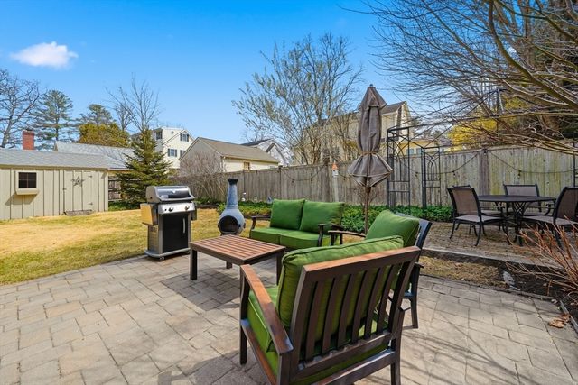 8 Freemont St, Lexington, MA 02421