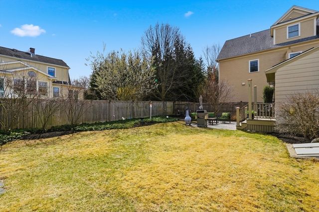 8 Freemont St, Lexington, MA 02421