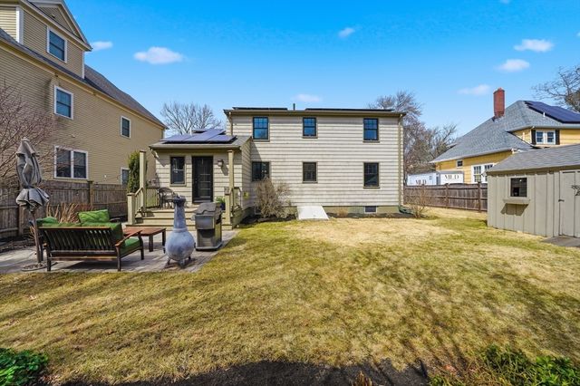 8 Freemont St, Lexington, MA 02421