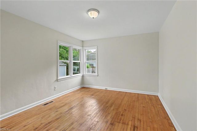206 Pine Grove RD, Newport News, VA 23601