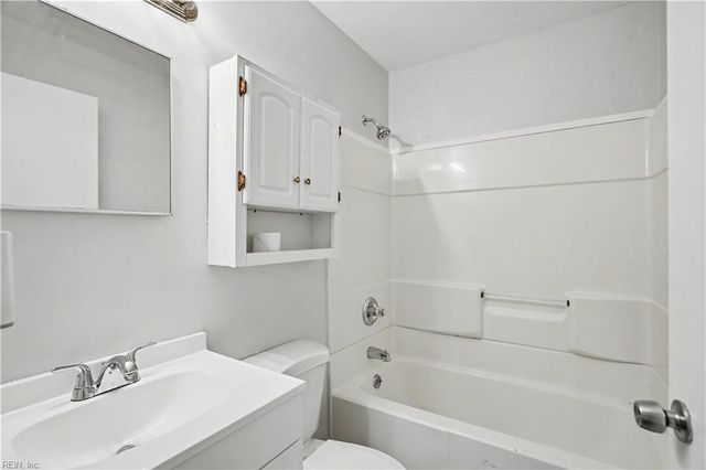 206 Pine Grove RD, Newport News, VA 23601