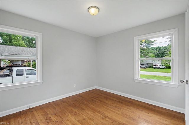 206 Pine Grove RD, Newport News, VA 23601