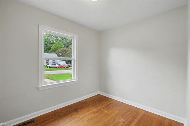 206 Pine Grove RD, Newport News, VA 23601