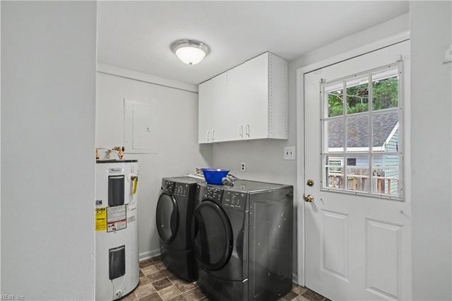 206 Pine Grove RD, Newport News, VA 23601