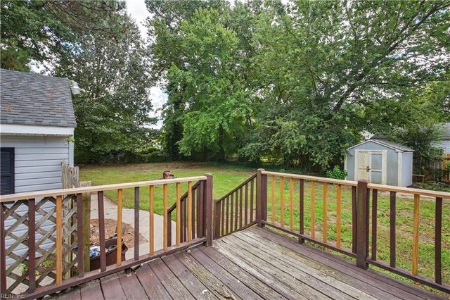 206 Pine Grove RD, Newport News, VA 23601