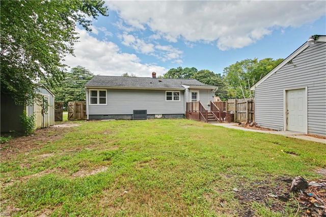 206 Pine Grove RD, Newport News, VA 23601