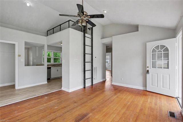 206 Pine Grove RD, Newport News, VA 23601