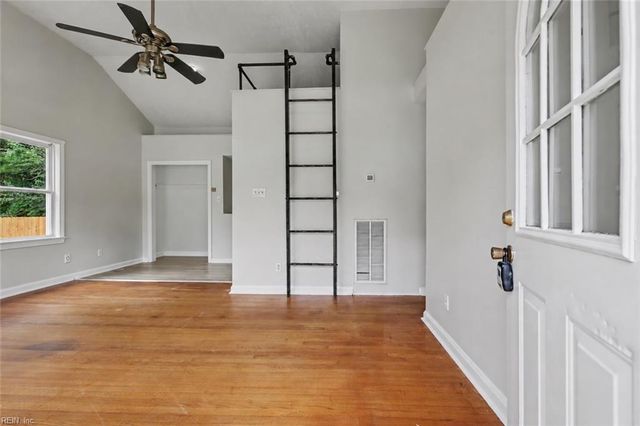 206 Pine Grove RD, Newport News, VA 23601