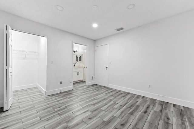 1390 Summit Run Circle, West Palm Beach, FL 33415