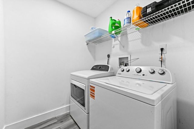 1390 Summit Run Circle, West Palm Beach, FL 33415