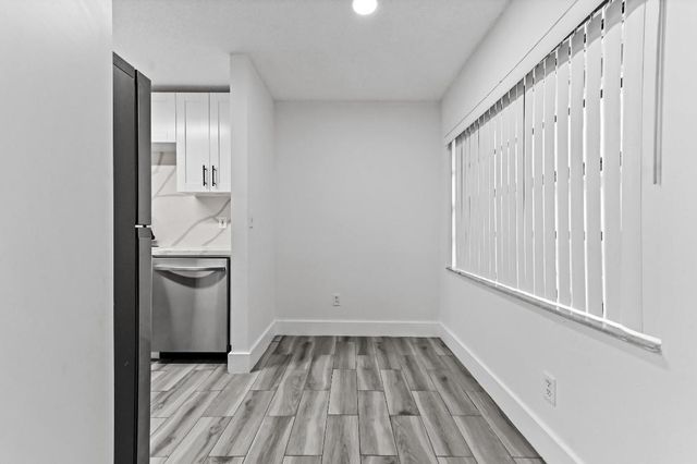 1390 Summit Run Circle, West Palm Beach, FL 33415