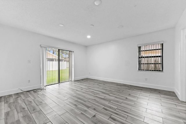 1390 Summit Run Circle, West Palm Beach, FL 33415