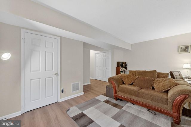 46922 RABBITRUN, Sterling, VA 20164