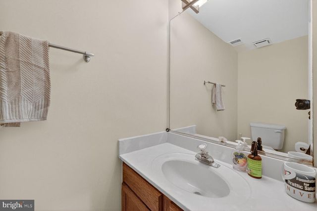 46922 RABBITRUN, Sterling, VA 20164