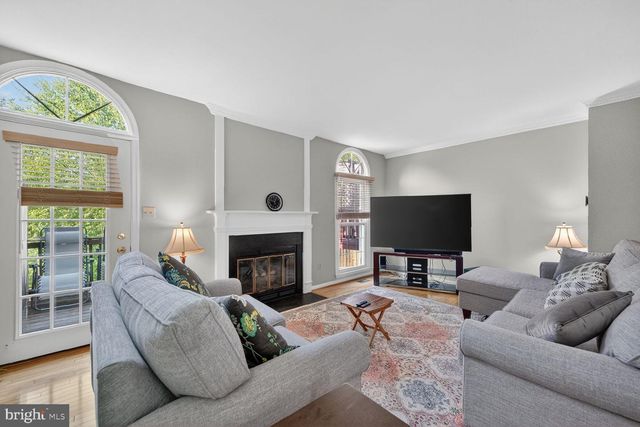 46922 RABBITRUN, Sterling, VA 20164