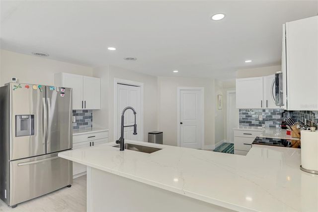 1204 YAWL WAY, Venice, FL 34285