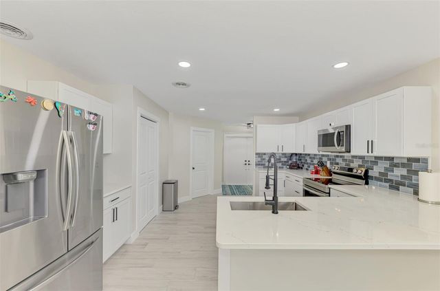 1204 YAWL WAY, Venice, FL 34285