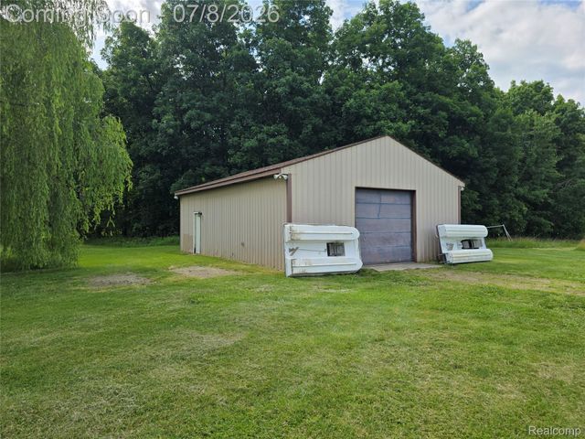 3581 N Burkhart Road, Howell Township, MI 48855
