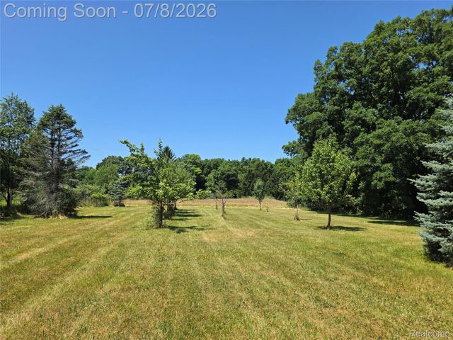 3581 N Burkhart Road, Howell Township, MI 48855